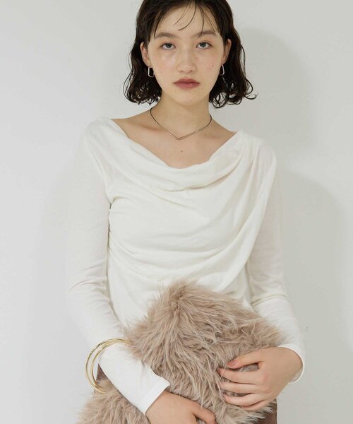 GALLARDAGALANTE（ガリャルダガランテ）の「【2WAY】オフショルカットソー（Tシャツ/カットソー・レディース・ブラック/ホワイト/アイボリー・FREE）」の2枚目の写真