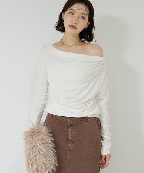 GALLARDAGALANTE（ガリャルダガランテ）の「【2WAY】オフショルカットソー（Tシャツ/カットソー・レディース・ブラック/ホワイト/アイボリー・FREE）」の9枚目の写真