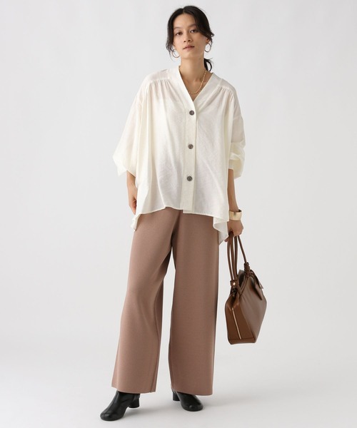 Elura（エルーラ）の「Ｖネックブラウスカーディガン/590647（カーディガン/ボレロ・レディース・オフホワイト/ブラック/キャメル・FREE）」の19枚目の写真