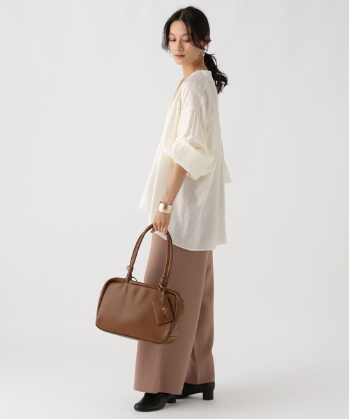 Elura（エルーラ）の「Ｖネックブラウスカーディガン/590647（カーディガン/ボレロ・レディース・オフホワイト/ブラック/キャメル・FREE）」の20枚目の写真