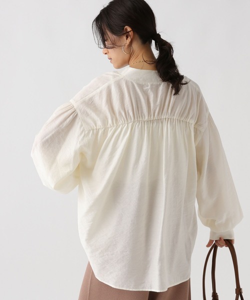 Elura（エルーラ）の「Ｖネックブラウスカーディガン/590647（カーディガン/ボレロ・レディース・オフホワイト/ブラック/キャメル・FREE）」の22枚目の写真