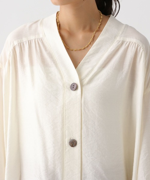 Elura（エルーラ）の「Ｖネックブラウスカーディガン/590647（カーディガン/ボレロ・レディース・オフホワイト/ブラック/キャメル・FREE）」の9枚目の写真