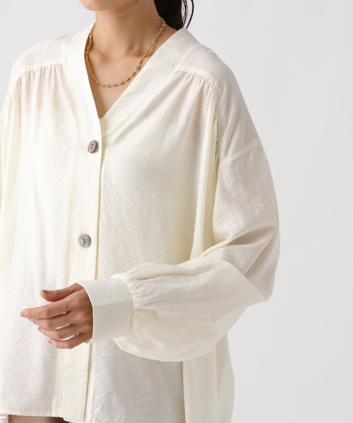 Elura（エルーラ）の「Ｖネックブラウスカーディガン/590647（カーディガン/ボレロ・レディース・オフホワイト/ブラック/キャメル・FREE）」の10枚目の写真