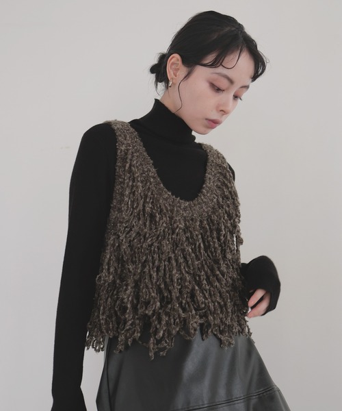 LIAN（リアン）の「フリンジニットベスト（ベスト・レディース・アイボリー/チャコールグレー/ブラウン・FREE）」の4枚目の写真