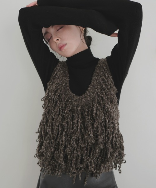 LIAN（リアン）の「フリンジニットベスト（ベスト・レディース・アイボリー/チャコールグレー/ブラウン・FREE）」の8枚目の写真