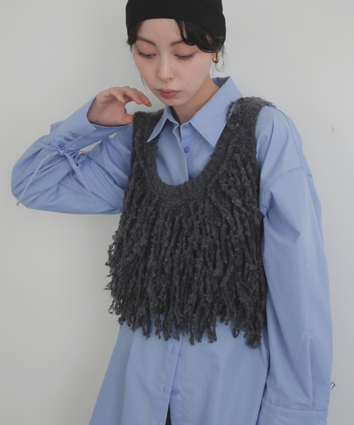 LIAN（リアン）の「フリンジニットベスト（ベスト・レディース・アイボリー/チャコールグレー/ブラウン・FREE）」の10枚目の写真