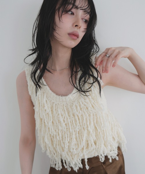 LIAN（リアン）の「フリンジニットベスト（ベスト・レディース・アイボリー/チャコールグレー/ブラウン・FREE）」の22枚目の写真