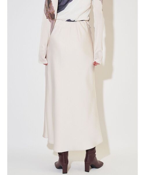 ELENDEEK(エレンディーク)の「バイアスナロースカート(スカート・レディース・アイボリー/チャコールグレー・02/01)」の5枚目の写真