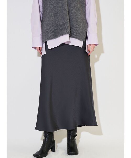 ELENDEEK(エレンディーク)の「バイアスナロースカート(スカート・レディース・アイボリー/チャコールグレー・02/01)」の7枚目の写真
