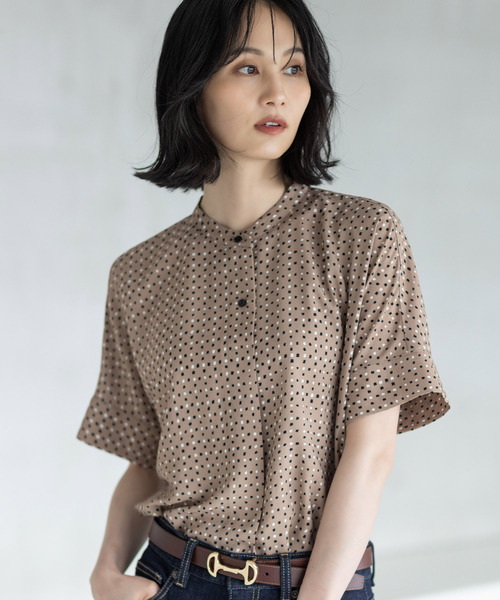 A/C DESIGN BY ALPHA CUBIC（エーシーデザインバイアルファキュービック）の「アルコラージュプリントブラウス（シャツ/ブラウス・レディース・ベージュ/ブラック・9号/11号/13号/15号/17号）」の17枚目の写真