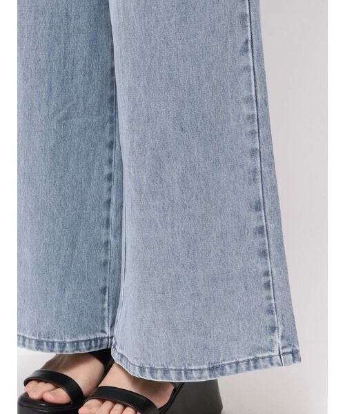 CALNAMUR(カルナムール)の「バックリボンデニムパンツ(デニムパンツ・レディース・ブラック/ライトブルー・SMALL/MEDIUM)」の13枚目の写真