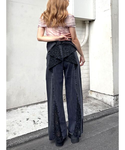 CALNAMUR（カルナムール）の「BACK RIBBON DENIM PT/バックリボンデニムパンツ（デニムパンツ・レディース・ブラック/ライトブルー・SMALL/MEDIUM）」の19枚目の写真