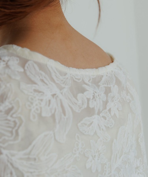 flower（フラワー）の「ボタニカルフレアトップ（シャツ/ブラウス・レディース・ベビーピンク/アイボリー・FREE）」の4枚目の写真