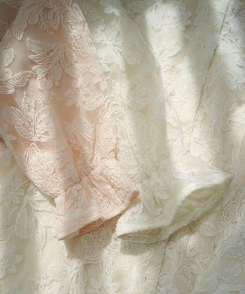 flower（フラワー）の「ボタニカルフレアトップ（シャツ/ブラウス・レディース・ベビーピンク/アイボリー・FREE）」の9枚目の写真