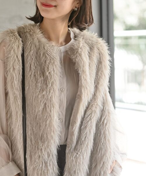 rps（アールピーエス）の「ラメ入りフェイクファーベスト（ベスト