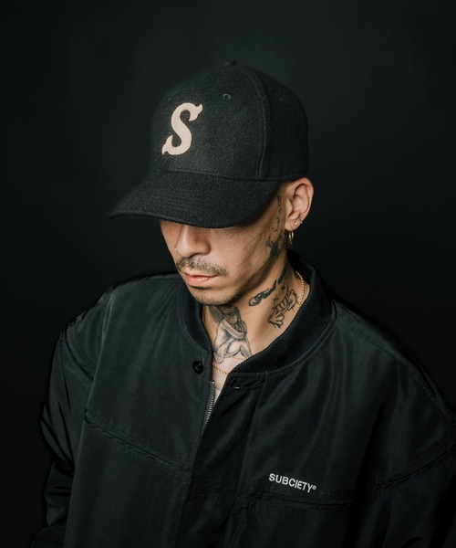 Subciety(サブサエティ)の「Felt logo cap(キャップ・メンズ・オリーブ/ブラック・FREE)」の4枚目の写真