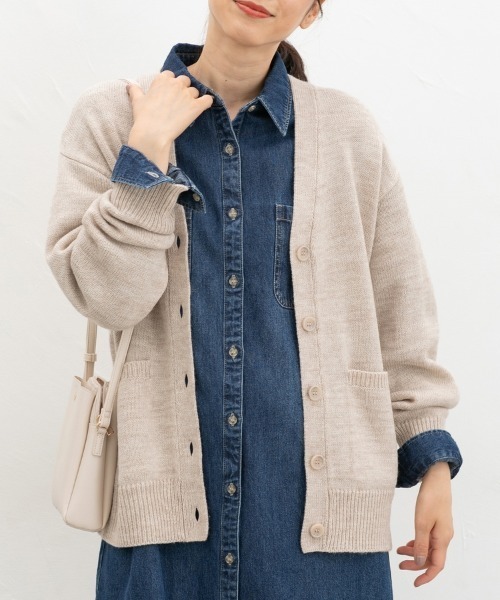 Honeys(ハニーズ)の「【ウォッシャブル】Vネックカーデ(カーディガン/ボレロ・レディース・オートミール/ネイビー/杢グレー/ベージュ系1/ブラック・L/LL/M/S)」の5枚目の写真