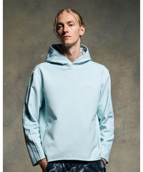 wjk（ダヴルジェイケイ）の「cut-off pull parker（パーカー・メンズ・ダークグレー/ライトグレー/ライトブルー・SMALL/MEDIUM/LARGE/X-LARGE）」の3枚目の写真