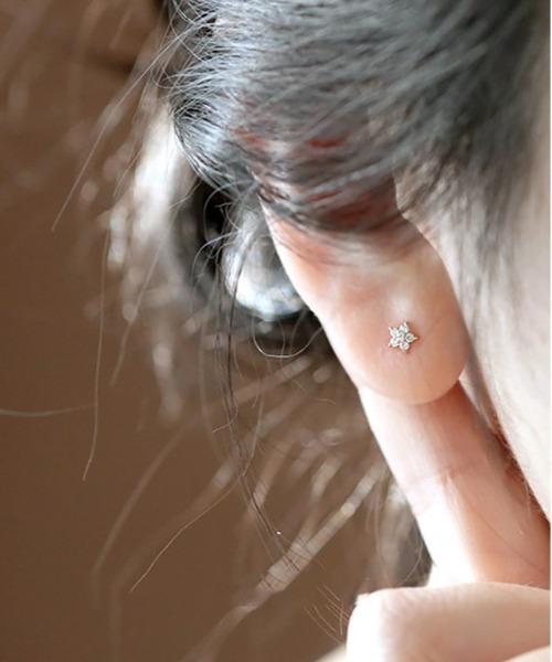 Burner(バーナー)の「【blatto 925silver】シルバー925 フラワーモチーフ デザインピアス esm-pierce-1-10【RBTS】(ピアス(両耳用)・レディース・ゴールド/シルバー・FREE)」の4枚目の写真