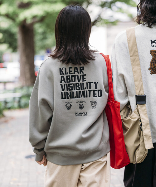 FREAK'S STORE(フリークスストア)の「限定展開 KAVU×FREAK'S STORE/カブ― 別注 バック刺繍デザイン クルーネック スウェット / Klear(スウェット・メンズ・スミクロ/グリーン/グレイッシュベージュ/アッシュグレー・SMALL/MEDIUM/LARGE)」の9枚目の写真