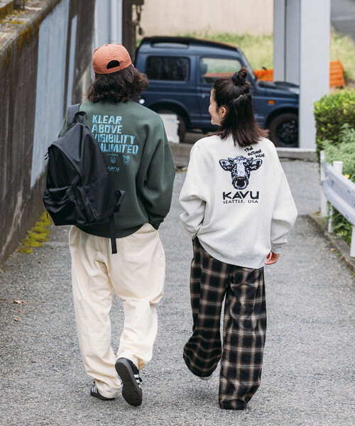 FREAK'S STORE(フリークスストア)の「限定展開 KAVU×FREAK'S STORE/カブ― 別注 バック刺繍デザイン クルーネック スウェット / Klear(スウェット・メンズ・スミクロ/グリーン/グレイッシュベージュ/アッシュグレー・SMALL/MEDIUM/LARGE)」の14枚目の写真