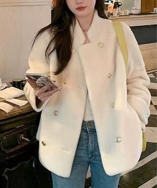 セール】【新作】ダブルボタンのボアコート、保温性がありながら