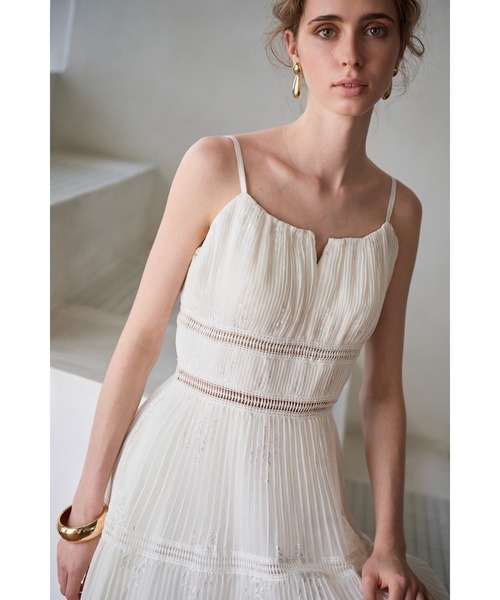 Estella.K(エステラケー)の「Dolce Vita Pleated Dress エンブロイダリープリーツドレス(ワンピース・レディース・ブラック/ラベンダー/ホワイト・FREE)」の6枚目の写真