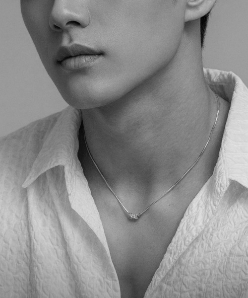 VIBGYOR（ヴィブジョー）の「【IZU】 シルバーミニマルネックレス（ネックレス・メンズ・シルバー・FREE）」の2枚目の写真