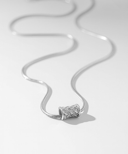 VIBGYOR（ヴィブジョー）の「【IZU】 シルバーミニマルネックレス（ネックレス・メンズ・シルバー・FREE）」の6枚目の写真