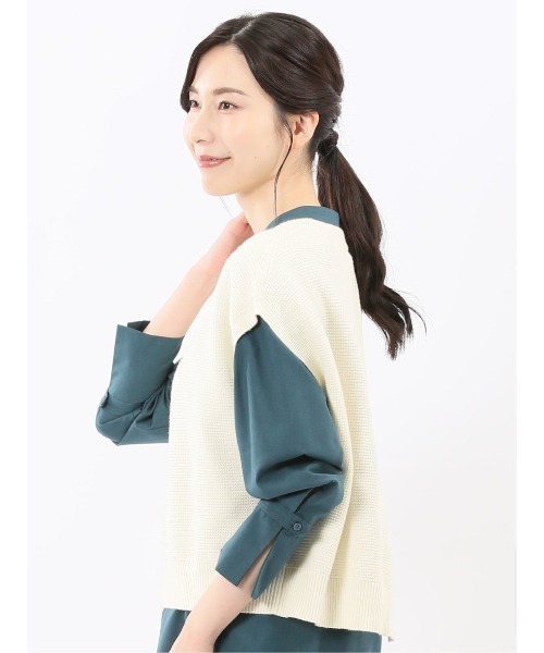 m.f.editorial（エムエフエディトリアル）の「【ウォッシャブル】 地柄 バックスリット ニットベスト（ニット/セーター・レディース・アイボリー/グレー・MEDIUM）」の5枚目の写真