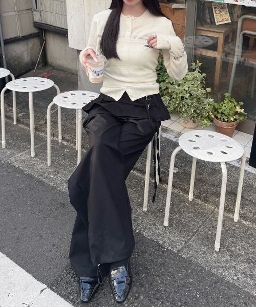 nemne store(ネンネストア)の「ウェストフリルスラックス(スラックス・レディース・ブラック/グレー・SMALL/MEDIUM)」の6枚目の写真