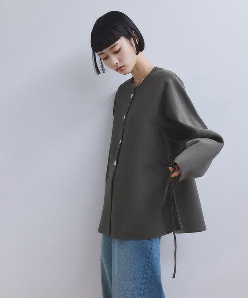 ADAM ET ROPE'(アダムエロペ)の「【WEB限定】ペプラムフォルムカーディガン(カーディガン/ボレロ・レディース・グレー/サックスブルー/ブラック・FREE)」の8枚目の写真