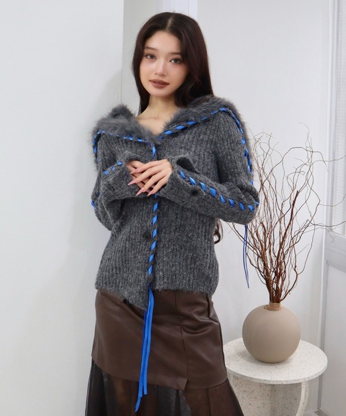 CECIL McBEE(セシルマクビー)の「ファー付きニットカーディガン(ニット/セーター・レディース・アイボリー/グレー/ベージュ・FREE)」の6枚目の写真