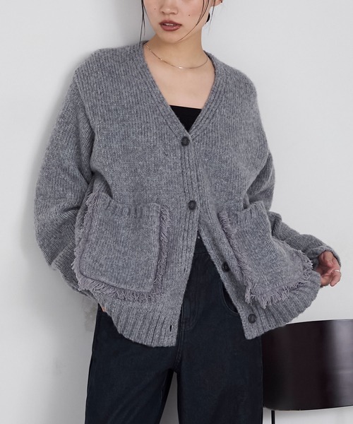 forksy.(フォルクシー)の「【forksy.】フリンジポケットオーバーサイズVネックカーディガン(カーディガン/ボレロ・レディース・ベージュ/チャコールグレー/オフホワイト・FREE)」の6枚目の写真