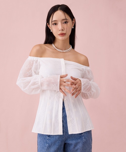 EIMY ISTOIRE(エイミーイストワール)の「レースオフショルトップス(シャツ/ブラウス・レディース・ブラック/ホワイト・F)」の4枚目の写真