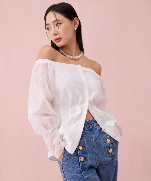 EIMY ISTOIRE(エイミーイストワール)の「レースオフショルトップス(シャツ/ブラウス・レディース・ブラック/ホワイト・F)」の5枚目の写真