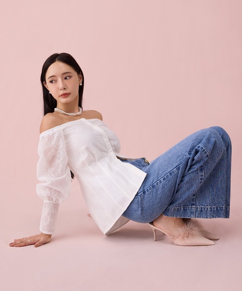 EIMY ISTOIRE(エイミーイストワール)の「レースオフショルトップス(シャツ/ブラウス・レディース・ブラック/ホワイト・F)」の7枚目の写真