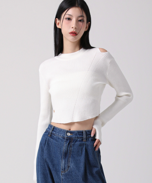 AVANDRESS(アバンドレス )の「Tati Hole Round Knit PINK(ニット/セーター・レディース・PINK・SMALL/MEDIUM)」の3枚目の写真