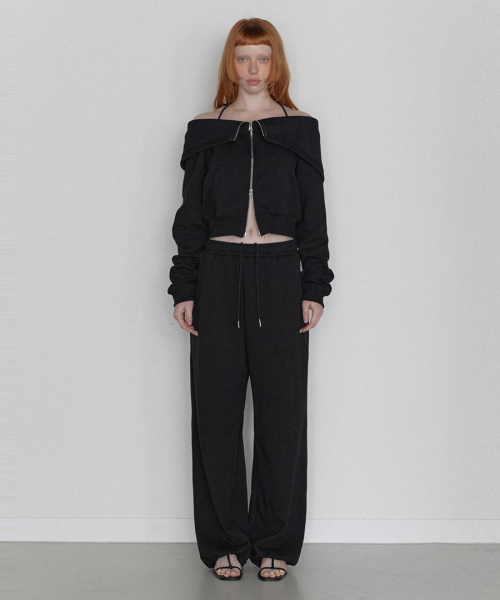 RENSE(レンセ)の「Open Halter Hoodie Zip-Up Black(パーカー・レディース・その他・FREE)」の2枚目の写真