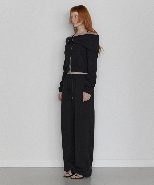 RENSE(レンセ)の「Open Halter Hoodie Zip-Up Black(パーカー・レディース・その他・FREE)」の3枚目の写真