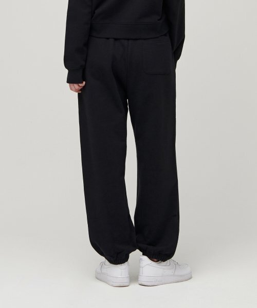 MUSINSA STANDARD WOMAN（ムシンサスタンダードウーマン）の「レディースリラックススウェットパンツ[ブラック]（スウェットパンツ・レディース・その他・SMALL/MEDIUM/LARGE/X-SMALL）」の2枚目の写真