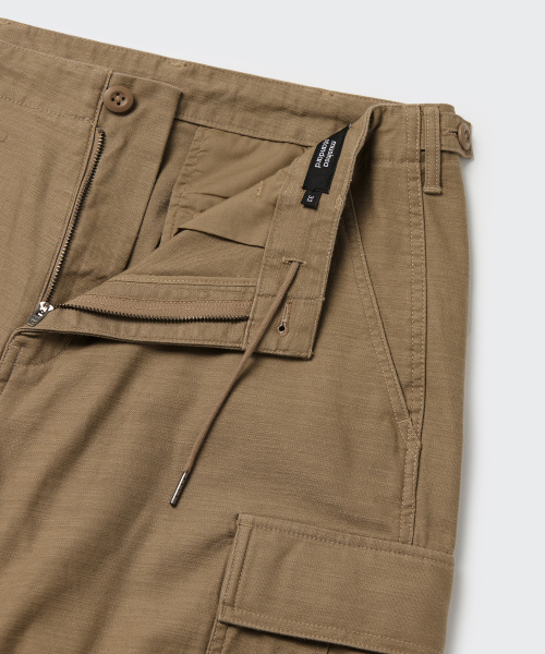 MUSINSA STANDARD（ムシンサスタンダード）の「ホワイトサテンパラシュートカーゴパンツ [サンドベージュ]（その他パンツ・メンズ・その他・38/36/34/32/30/31/33/26/27/28/29）」の3枚目の写真