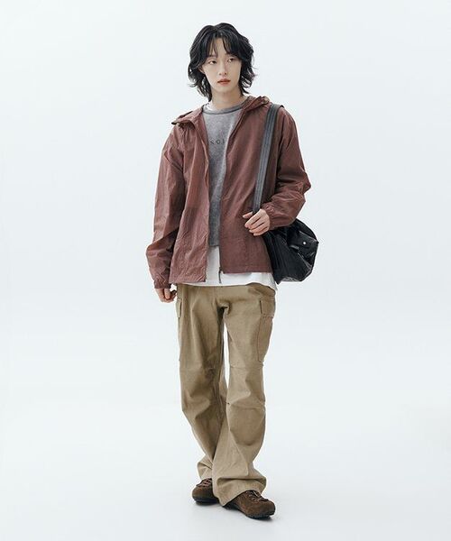 MUSINSA STANDARD（ムシンサスタンダード）の「ホワイトサテンパラシュートカーゴパンツ [サンドベージュ]（その他パンツ・メンズ・その他・38/36/34/32/30/31/33/26/27/28/29）」の11枚目の写真