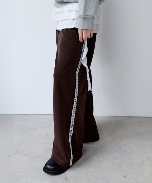 ROLAROLA(ロラロラ)の「LACE WIDE TRACK PANTS BROWN(スウェットパンツ・レディース・ブラウン・FREE)」の1枚目の写真
