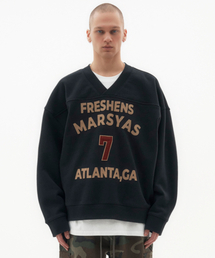 TAKEASY（テイクイージー）の「Marsyas V-neck Cut Oversized Man-to-Man (Black)（スウェット・メンズ）」