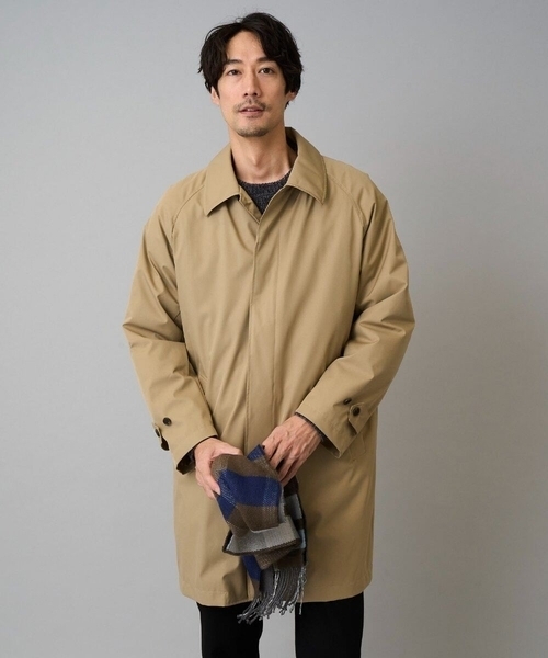 a.v.v(アーヴェヴェ)の「【830FPダウン/軽量/撥水/防風】ライトスカイダウンステンカラーコート(ダウンジャケット/コート・メンズ・ベージュ/ブラック・46/48/50)」の1枚目の写真