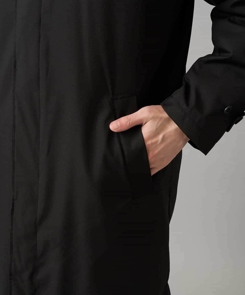 a.v.v(アーヴェヴェ)の「【830FPダウン/軽量/撥水/防風】ライトスカイダウンステンカラーコート(ダウンジャケット/コート・メンズ・ベージュ/ブラック・46/48/50)」の11枚目の写真