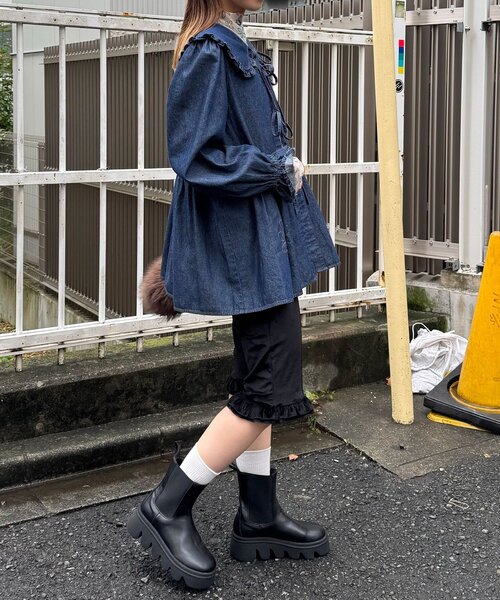 HELLO.SANFRANCISCO（ハローサンフランシスコ）の「【HELLO.SANFRANCISCO/ハローサンフランシスコ】衿付きマーガレット刺繍デニムブラウス（シャツ/ブラウス・レディース・ネイビー/サックスブルー・ONE SIZE）」の8枚目の写真