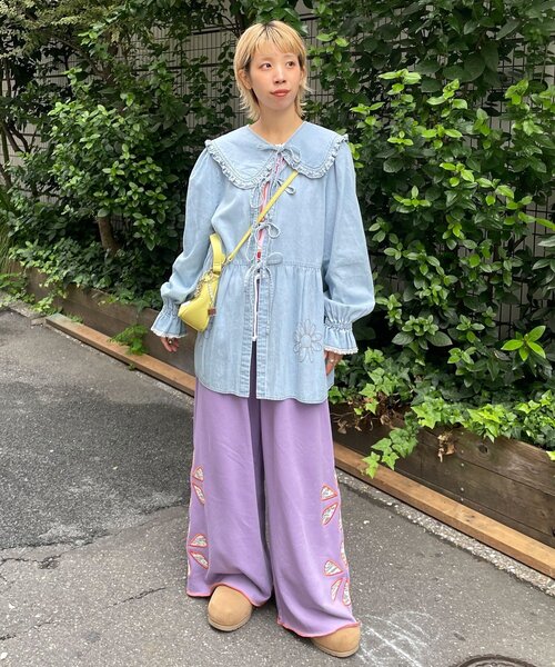 HELLO.SANFRANCISCO（ハローサンフランシスコ）の「【HELLO.SANFRANCISCO/ハローサンフランシスコ】衿付きマーガレット刺繍デニムブラウス（シャツ/ブラウス・レディース・ネイビー/サックスブルー・ONE SIZE）」の16枚目の写真