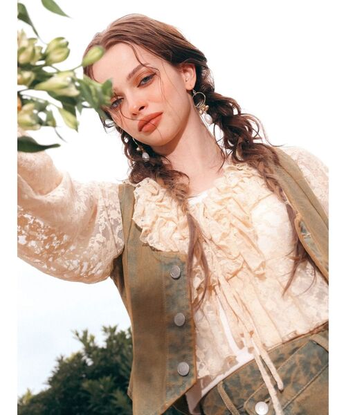 EVRIS（エヴリス）の「フロントリボンレースクロップドシャツ（シャツ/ブラウス・レディース・ブラック/ベージュ・FREE）」の9枚目の写真